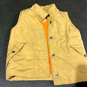 OshKosh B'Gosh Boys tan vest size 4 good condition